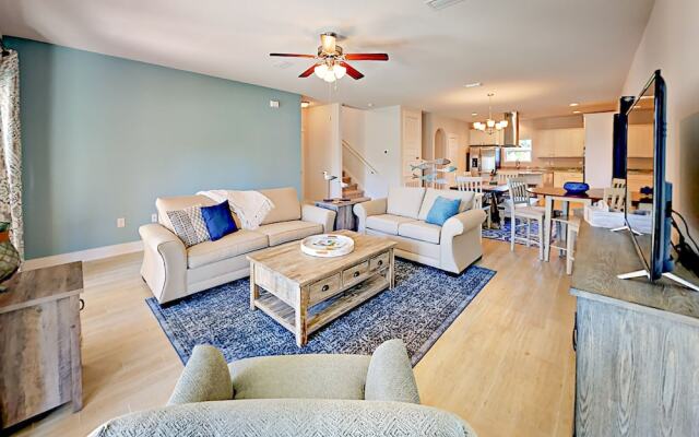 Tropical Retreat Double Gate - 4 Br Home