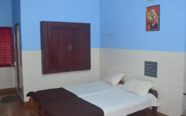 Parakkal Tourist Home