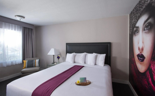 Hotel Iris - San Diego
