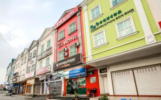 De Hotel Teluk Intan