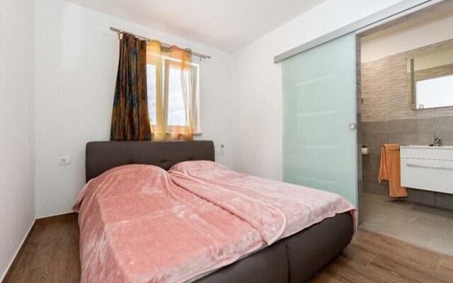 Vladimirg - Surrounded by Nature - H