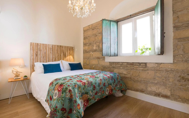 Cream Loft. Siente Jerez. Parking+Wifi+Netflix