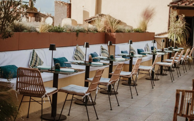 The Vista Rooms  Terrace