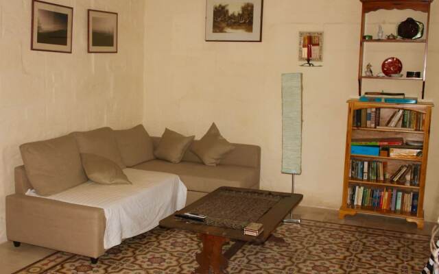 Ta 'Oneira B&B - Gharb