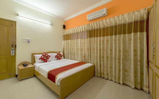 Hotel Raj Comforts - Golf View