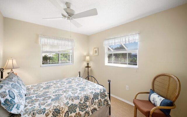 Lakeside House by Vacation Rental Pros