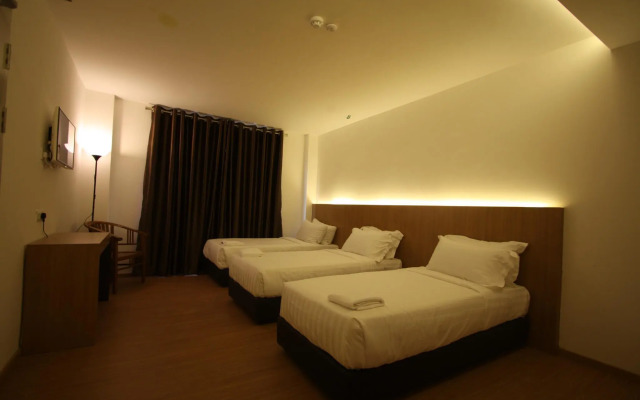 Place2Stay Business Hotel - Waterfront