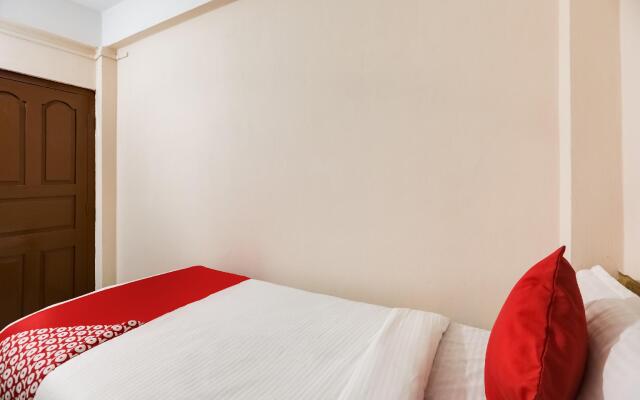 OYO 44691 Hotel East