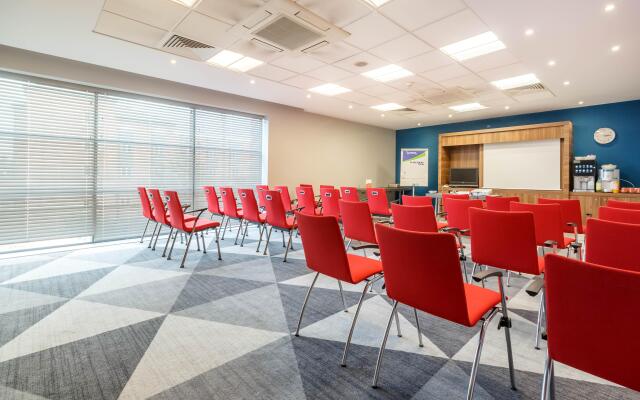 Holiday Inn Express Walsall M6J10 by IHG