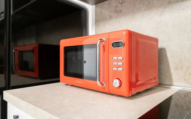 Chic Pop Apartment in Livorno