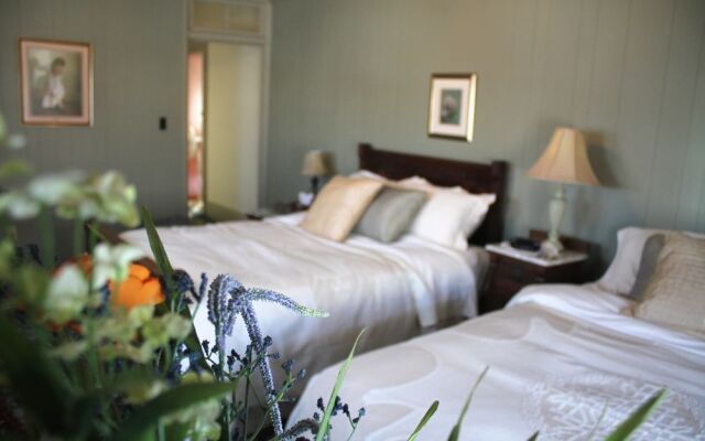 Summerhill Manor Bed and Breakfast and Tea Room