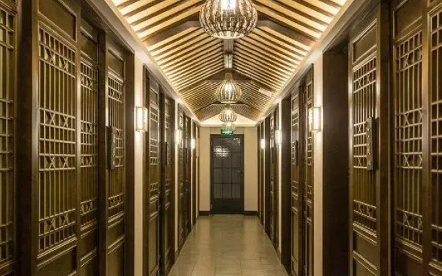 Taizhou Laoliangfang Shengpin Holiday Yishu Hotel