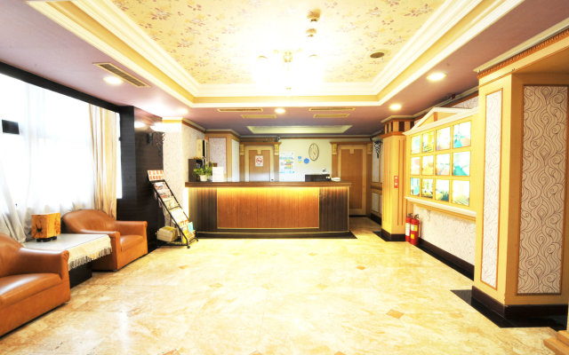 Lotus Yuan Business Hotel