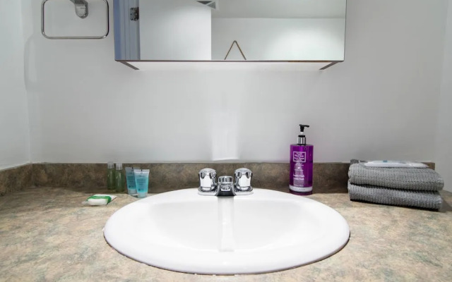 1821 Industrial Loft in Old Port by Nuage