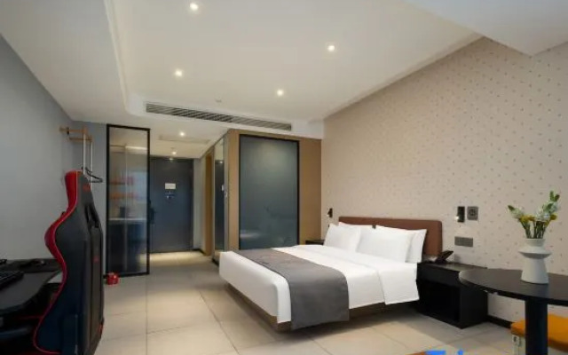 YUNIK E-sports Hotel (Hangzhou International Convention and Exhibition Center)