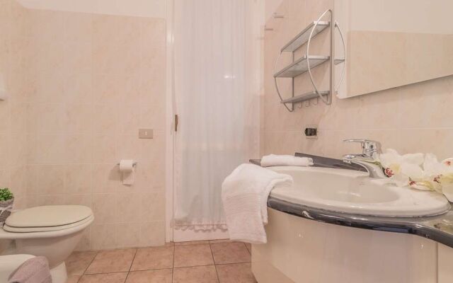 Il Tramonto sul Lago Varenna