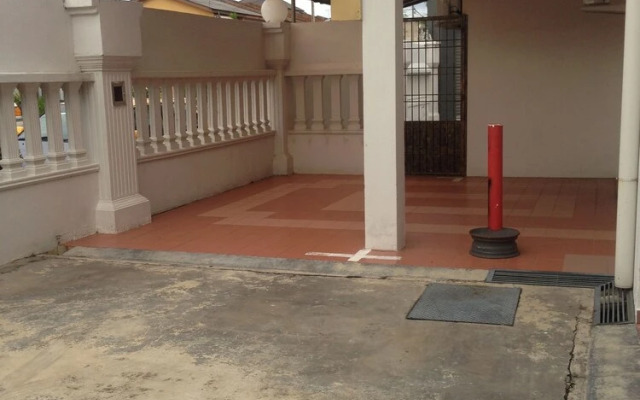 OYO 90019 Homestay Muar