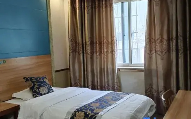 Town Haipeng Hotel