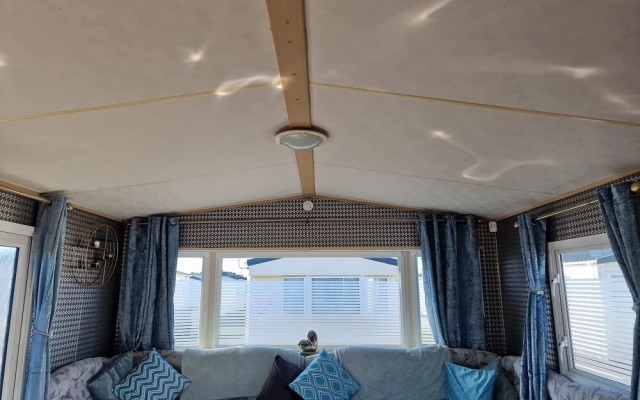 Inviting 3-bed Caravan in Porthcawl