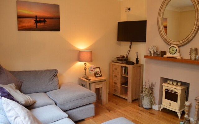 2 Bedroom Maisonette With Garden in Bow