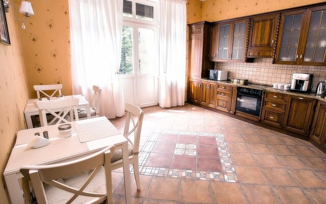 Gorkoff at Malaya Bronnaya