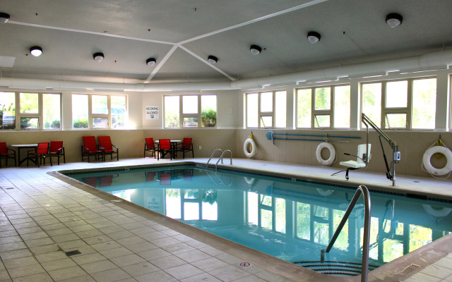 Holiday Inn Express & Suites Waterford