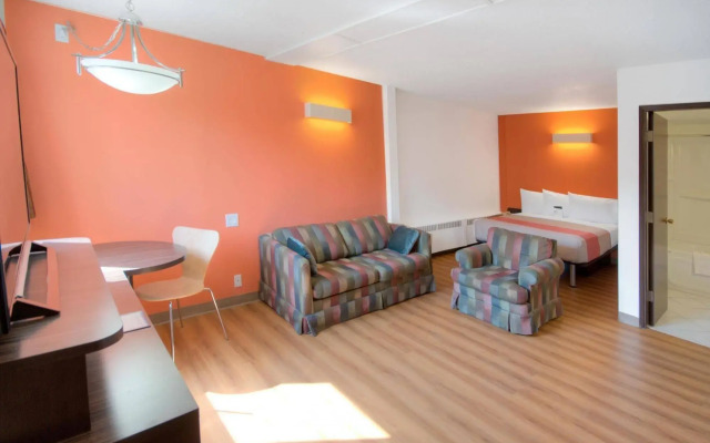 Motel 6 Lethbridge, AB