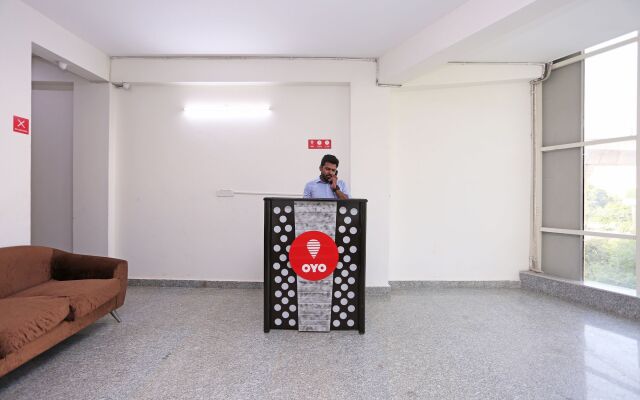 OYO 9381 DLF Cyber City