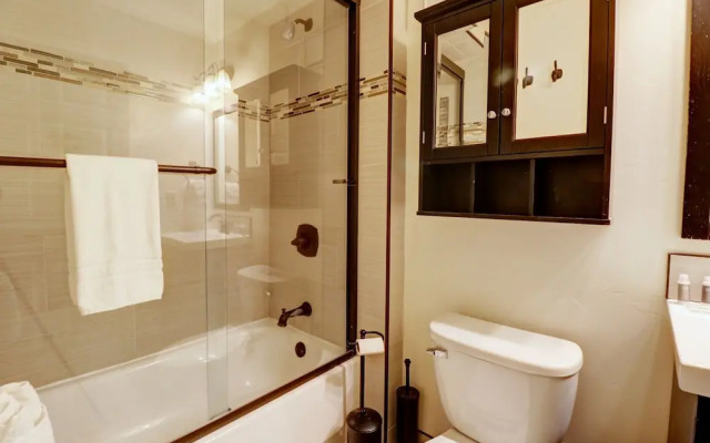 Pet-friendly Very Spacious Condo - BE108 by RedAwning