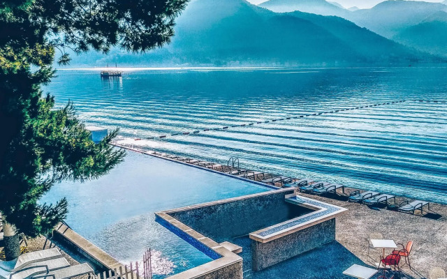 Carine Hotel Delfin