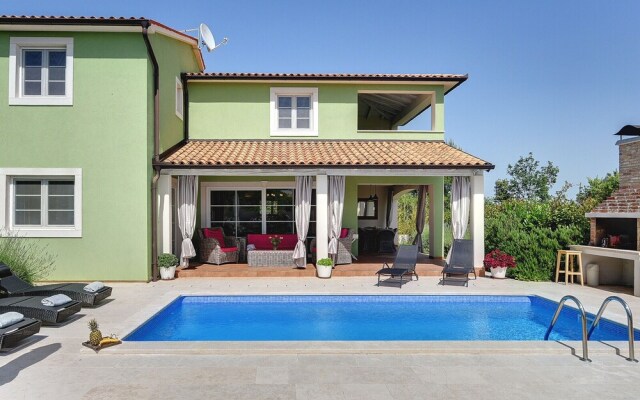 Detached Villa With Swimming Pool in the East of Istria Near the Sea