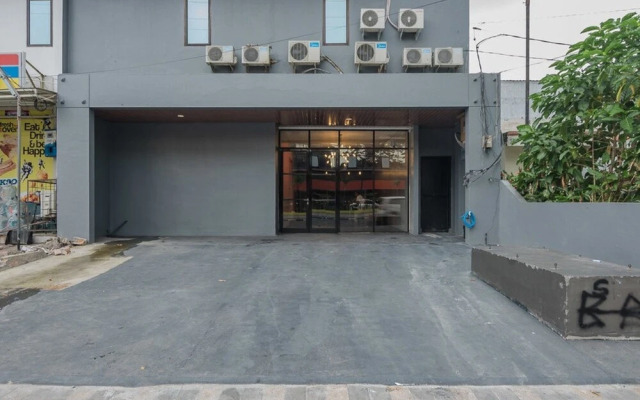 RedDoorz Plus near Maimun Palace 2 Medan