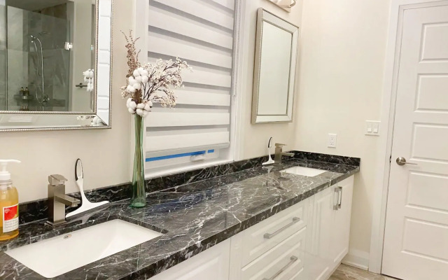 Luxurious Rooms in Pickering