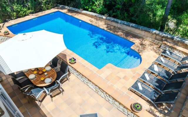 Spectacular Villa With Three Levels Located in Quiet Area