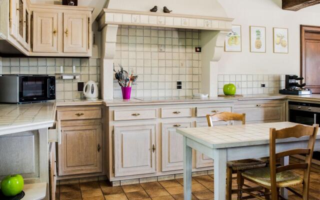 Appealing villa in Bièvre with garden