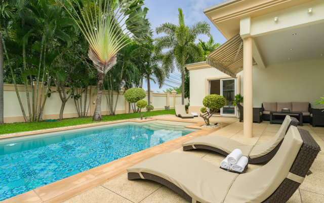 Luxury Pool Villa SRV