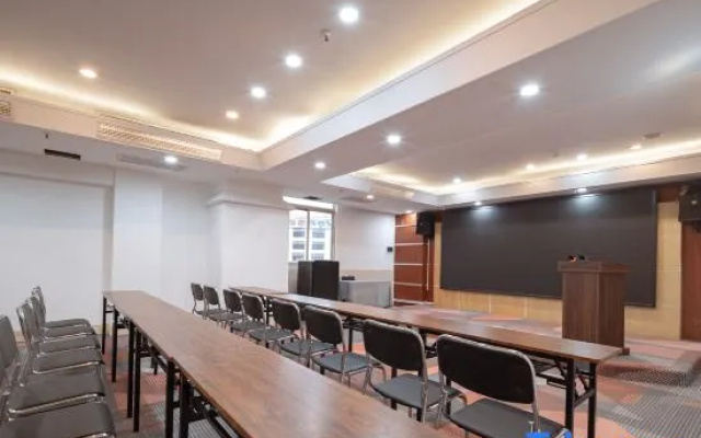 Ziyunge Hotel (Wuzhou Qilou Town) – Guest Rooms – Wuzhou