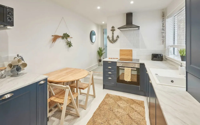 Host Stay Retreat By The Sea