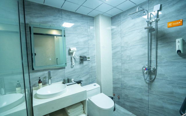 Riste Hotel (Luoxin industrial cluster, Xin'an County)