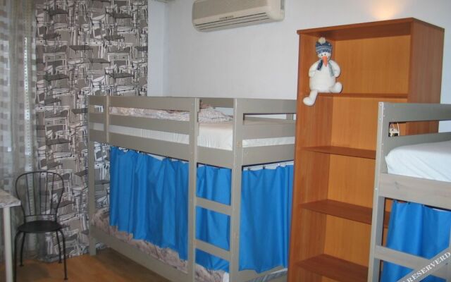 Stop House Хостел