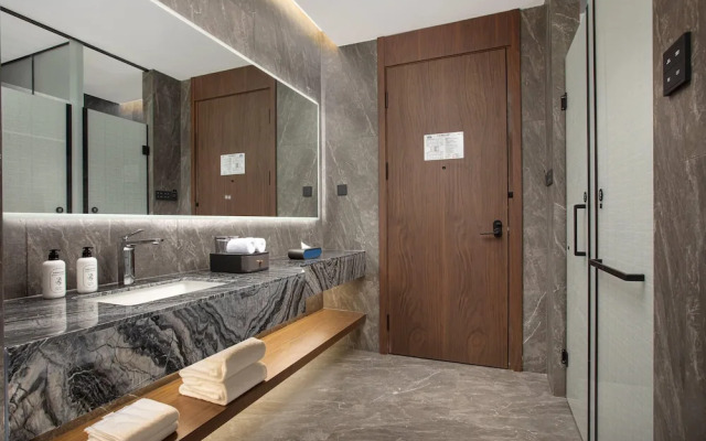 Days Hotel By Wyndham Weihai Huoju Eight Street