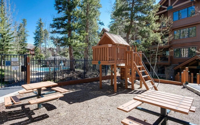 Ski-in Mountain Thunder Lodge 2 Bedroom Condo