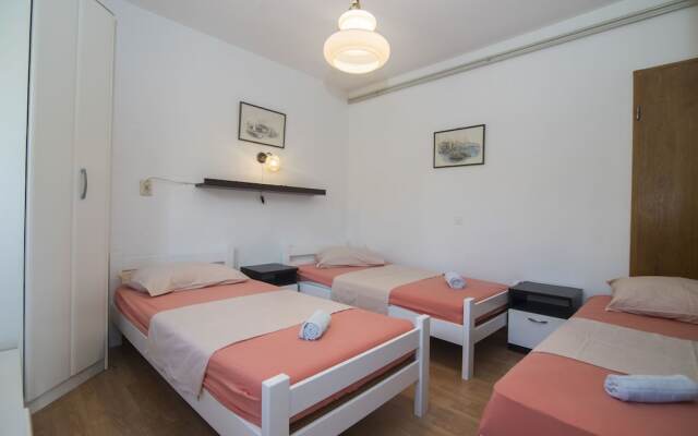 Apartments and Rooms Nikol