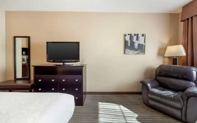 Best Western Plus Peace River Hotel & Suites