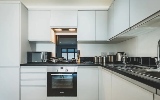 Luxurious 1 Bed Apartment City Centre VIP