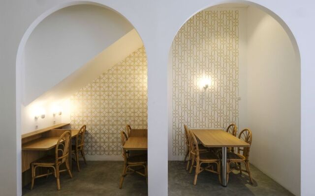 KINI Luxury Capsule - Hostel