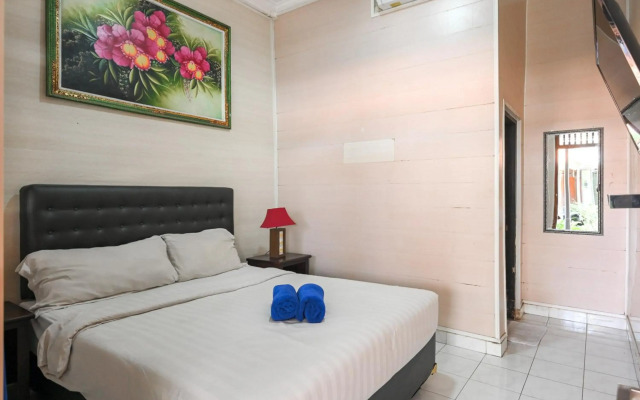 OYO 4003 Ceria Guesthouse SeminyakNearSeminyak Beach