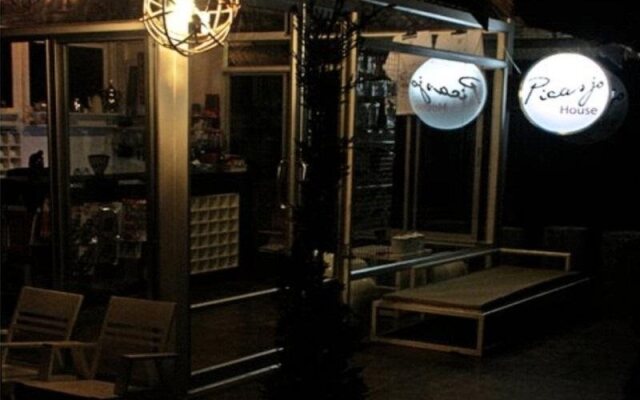 Picasjo House