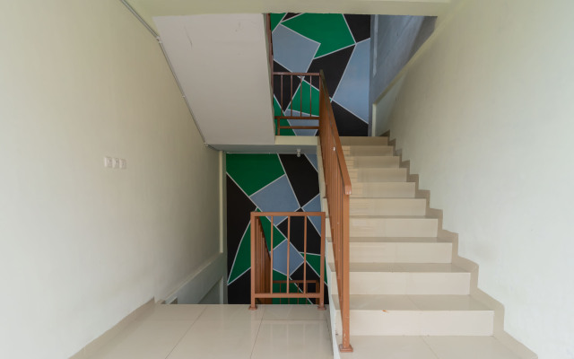 RedDoorz Syariah near Titi Bobrok Medan