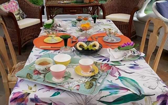 Folly Studio Bed and Breakfast